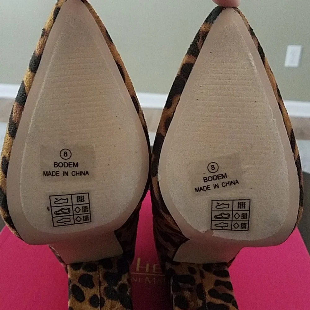 Catherine Malandrino Faux Suede Block Heel Bootie Leopard Print 8